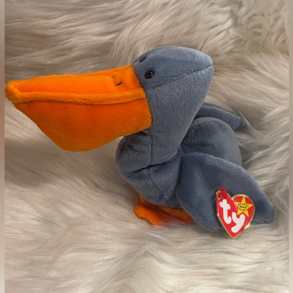 RARE and Retired Ty Beanie Babies Toy “Scoop” the Pelican with Multiple Errors